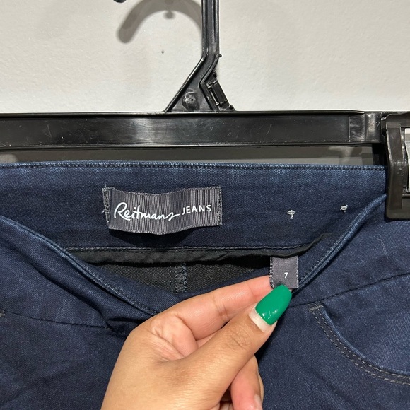 reitmans skinny dark wash - Picture 2 of 4